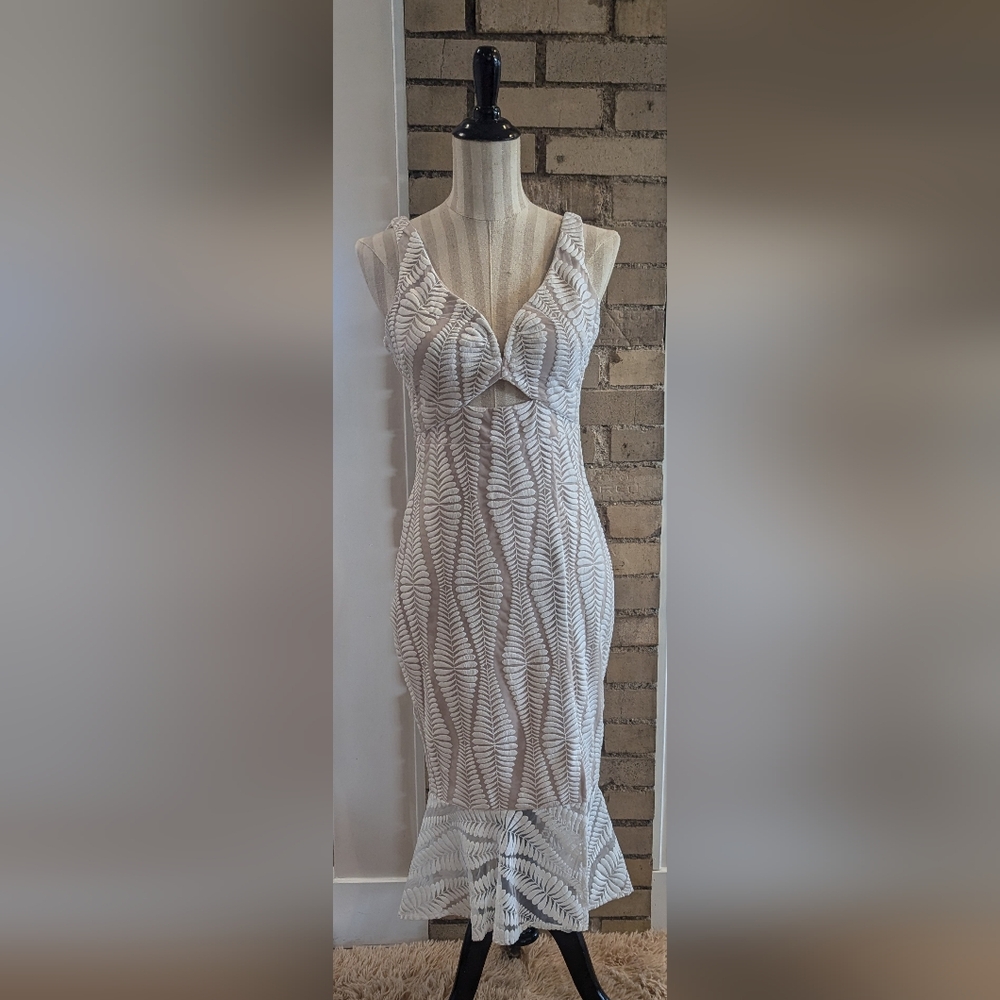 GUESS Womens Keyhole Sleeveless Dress